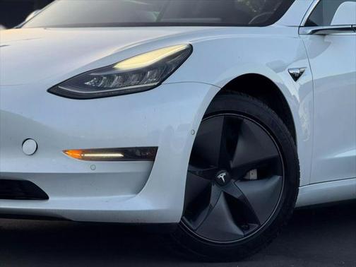 2019 Tesla Model 3 Mid Range