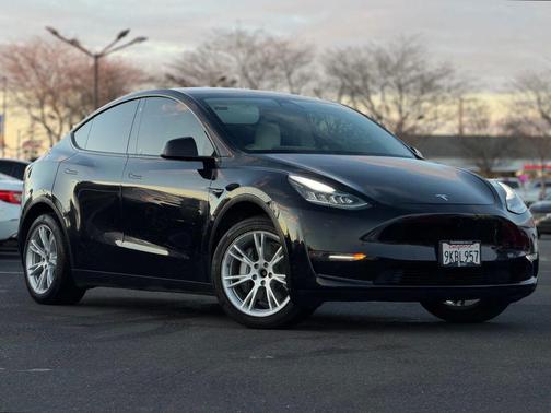 2021 Tesla Model Y Long Range Dual Motor All-Wheel Drive