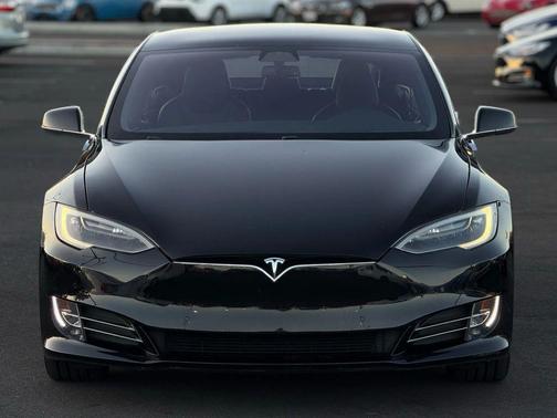2017 Tesla Model S 90D