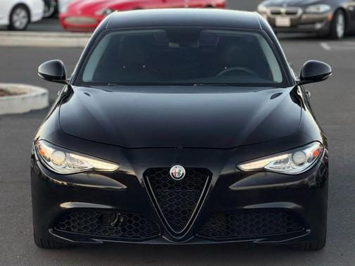 2019 Alfa Romeo Giulia Base