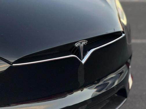 2018 Tesla Model X 100D Sport Utility 4D