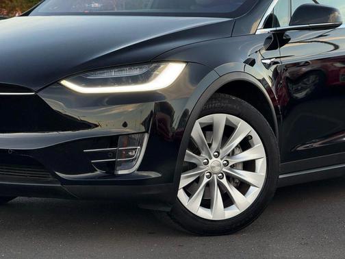 2018 Tesla Model X 100D Sport Utility 4D