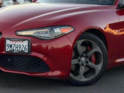 Rosso Alfa 2017 Alfa Romeo Giulia Ti