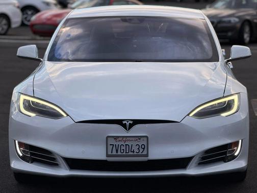 2016 Tesla Model S 90D