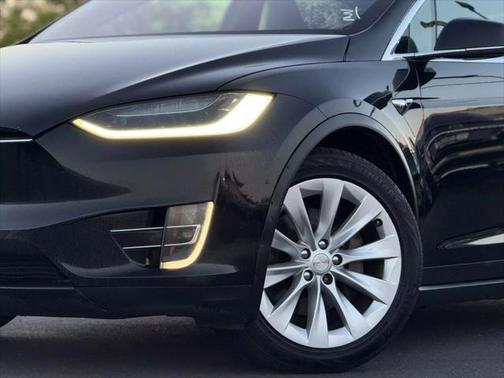 2017 Tesla Model X 75D