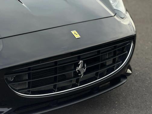 2010 Ferrari California Base