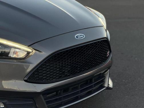 2017 Ford Focus ST 