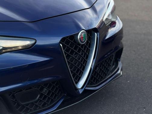 Montecarlo Blue Metallic 2017 Alfa Romeo Giulia Quadrifoglio