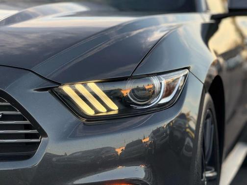 2017 Ford Mustang EcoBoost Premium