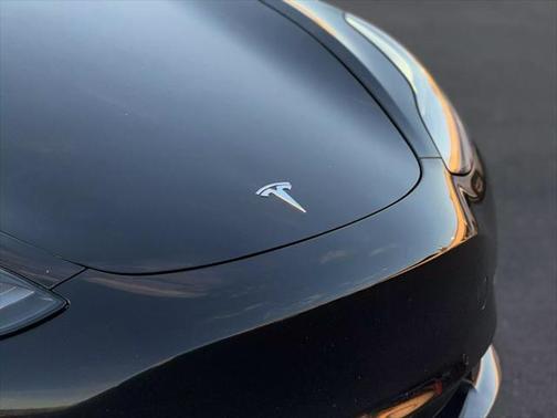 2022 Tesla Model 3 Standard Range