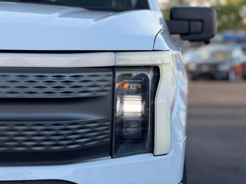 Oxford White 2022 Ford F-150 Lightning XLT