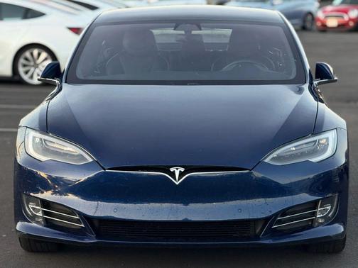 2017 Tesla Model S 90D