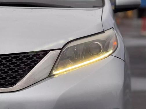 2017 Toyota Sienna SE Premium