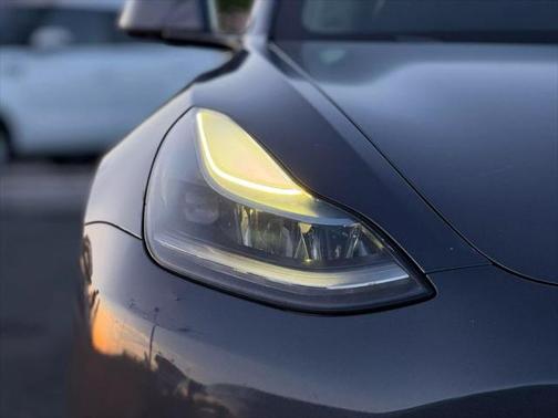 2022 Tesla Model 3 Standard Range