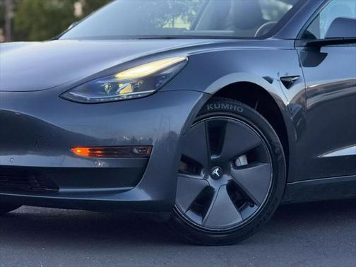2022 Tesla Model 3 Standard Range