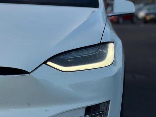 2018 Tesla Model X 75D
