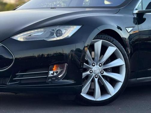 2013 Tesla Model S Performance