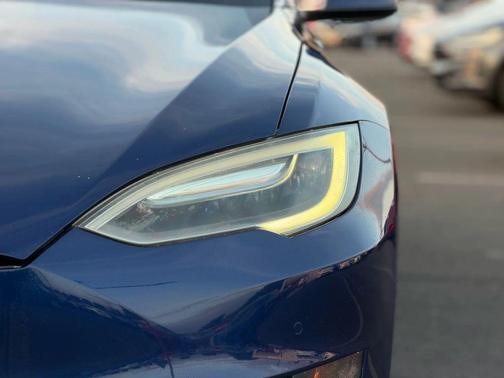 2017 Tesla Model S 75D