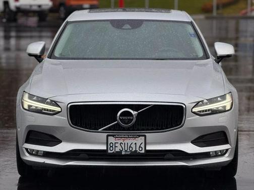 2018 Volvo S90 T5 Momentum