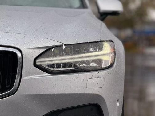 2018 Volvo S90 T5 Momentum