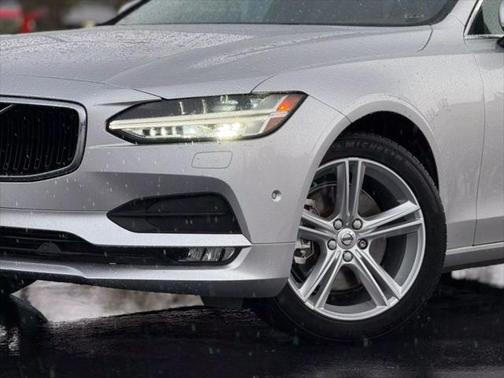 2018 Volvo S90 T5 Momentum