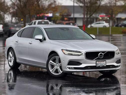 2018 Volvo S90 T5 Momentum