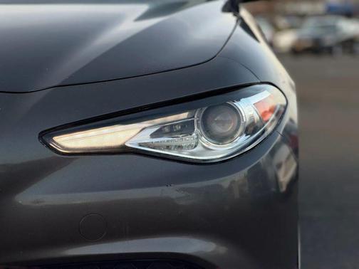 2017 Alfa Romeo Giulia Base