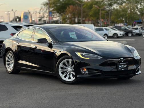 2018 Tesla Model S 75D