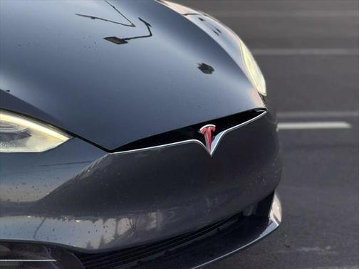 2016 Tesla Model S 90D