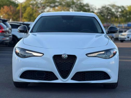 Alfa White 2019 Alfa Romeo Giulia Base
