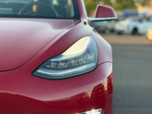 2018 Tesla Model 3 Performance