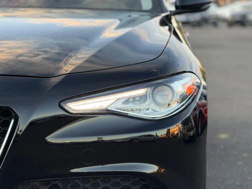Alfa Black 2018 Alfa Romeo Giulia Base