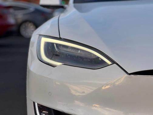 2017 Tesla Model S 90D