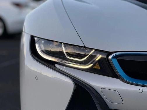 2016 BMW i8 Coupe 2D