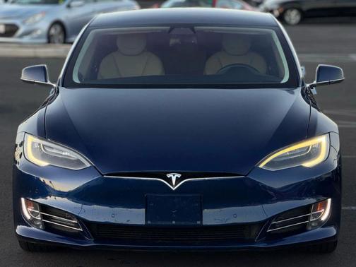 2017 Tesla Model S 75D