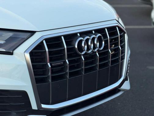 2021 Audi Q7 45 Premium