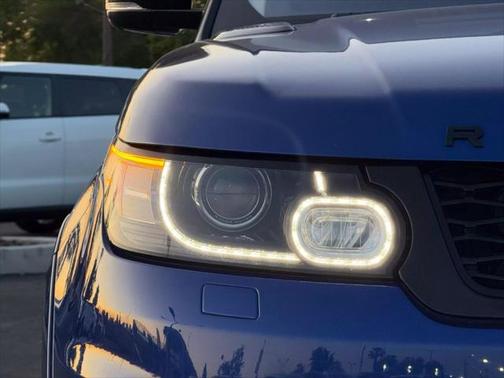 2017 Land Rover Range Rover Sport 5.0L Supercharged SVR