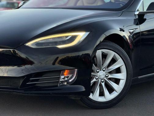 2017 Tesla Model S 75