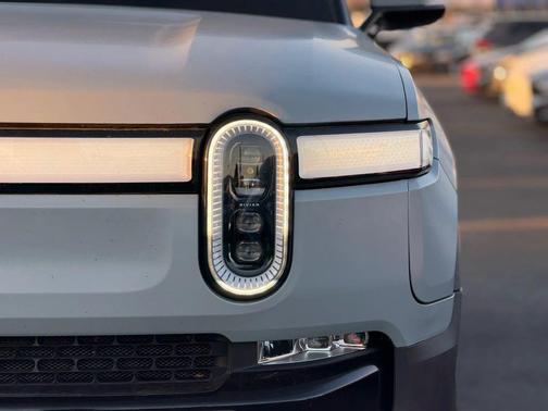 2024 Rivian R1S Adventure Quad Motor Large Pack