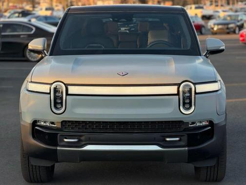 2024 Rivian R1S Adventure Quad Motor Large Pack