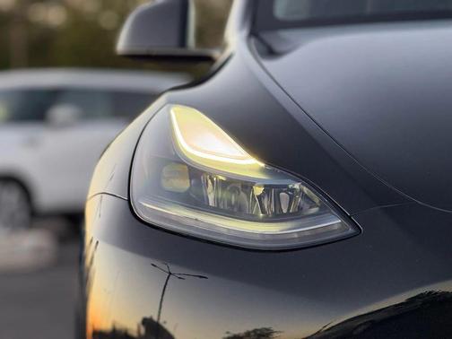 2024 Tesla Model Y Long Range Dual Motor All-Wheel Drive