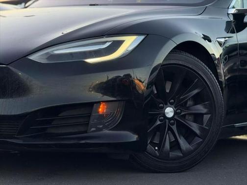 2017 Tesla Model S 75D