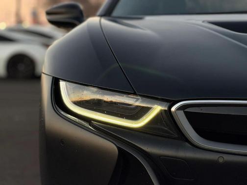 2017 BMW i8 Coupe 2D