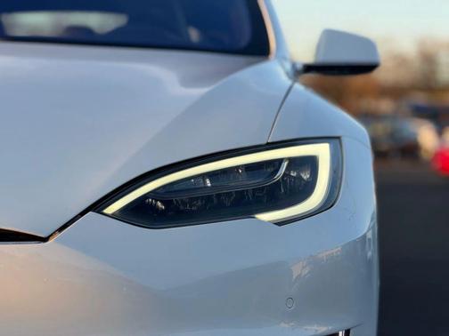 2016 Tesla Model S 90D