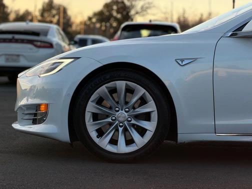 2016 Tesla Model S 90D