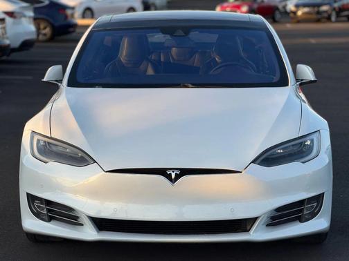 2016 Tesla Model S 90D