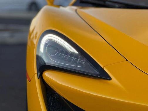 2016 McLaren 570S Coupe 2D