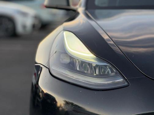 2022 Tesla Model 3 Standard Range