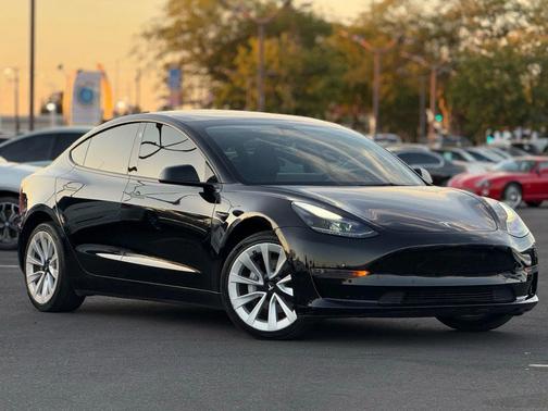 2022 Tesla Model 3 Standard Range