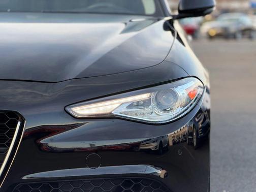 2017 Alfa Romeo Giulia Base